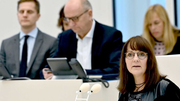Katrin Lange (SPD), Finanzministerin des Landes Brandenburg, spricht in einer Debatte im Landtag. (Foto: dpa)