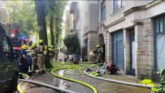 Brand in Steglitz am Pfingstmontag - Rauch aus Erdgeschosswohnung