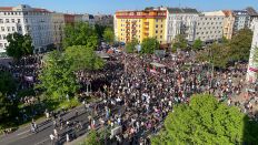 1-Mai-Demo am Südstern. (Quelle: rbb/Arndt Breitfeld)