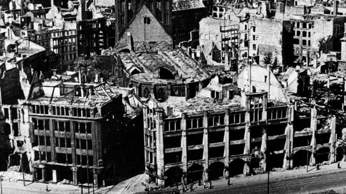 Berlin lag nach dem Zweiten Weltkrieg in Trümmern (Quelle: dpa)