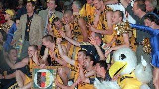 Alba Berlin Deutscher Basketball-Meister 1998 (Bild: dpa)