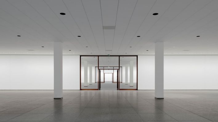 Ausstellungshalle im Untergeschoss der Neuen Nationalgalerie © Simon Menges