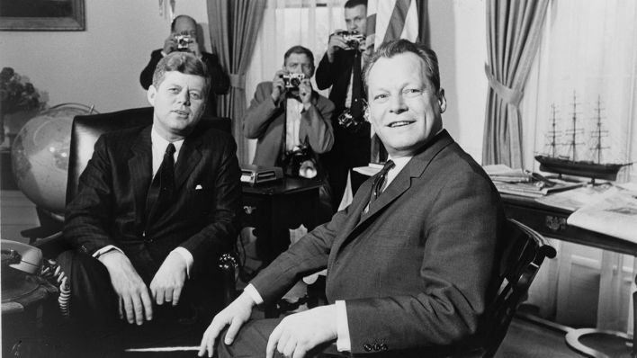 Präsident John F. Kennedy und Willy Brandt im Jahre 1961, Quelle: imago