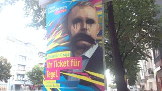 Ein verunstaltetes FDP-Wahlplakat vor der AGH-Wahl 2016 (Quelle: rbb/Jana Göbel)