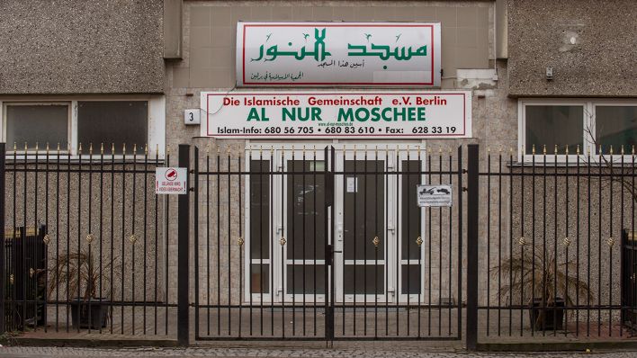 Zugang zur Al-Nur-Moschee in Berlin-Neukölln (Quelle: dpa/Paul Zinken)