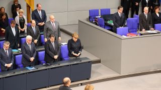 Der Bundestag gedenk den Opfern des Terroranschlags am Breitscheidplatz (Quelle: dpa/Kay Nietfeld)