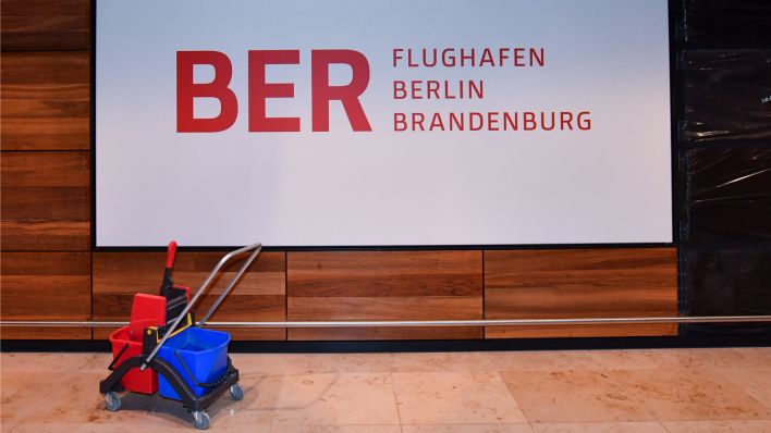 Symbolbild: Die Baustelle des Hauptstadtflughafens Berlin Brandenburg Willy Brandt (BER) in Schönefeld (Brandenburg)(Quelle: dpa/Patrick Pleul)