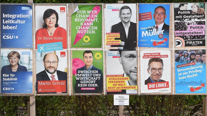 Wahlplakate einiger Parteien zur Bundestagswahl 2017 (Quelle: dpa/Revierfoto)