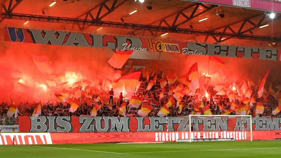 Pyroshow beim 1. FC Union (Foto: imago sportfotodienst / Bernd König)