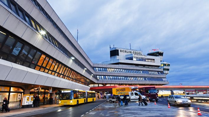 Das Gebäude vom Flughafen Berlin-Tegel "Otto Lilienthal", aufgenommen am 05.01.2018 in Berlin am frühen Morgen (Quelle: dpa/ Jens Kalaene)