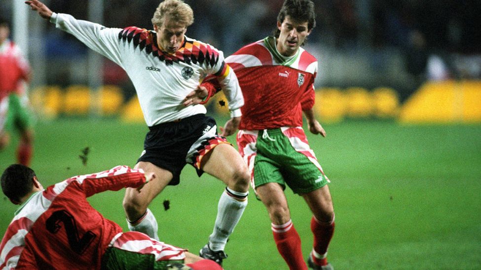 1995: Fußball-Länderspiel Deutschland gegen Bulgarien im Berliner Olympiastadion (Quelle:imago/Uwe Kraft)