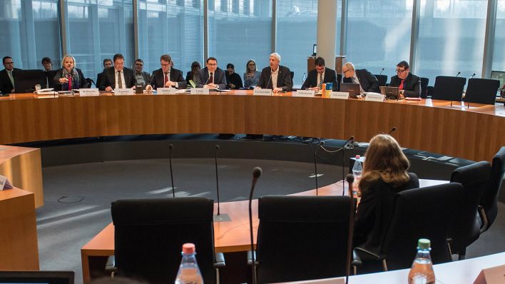 Symbolbild: Untersuchungsausschuss des Deutschen Bundestag am Donnerstag den 16. Februar 2017. (Quelle: imago)