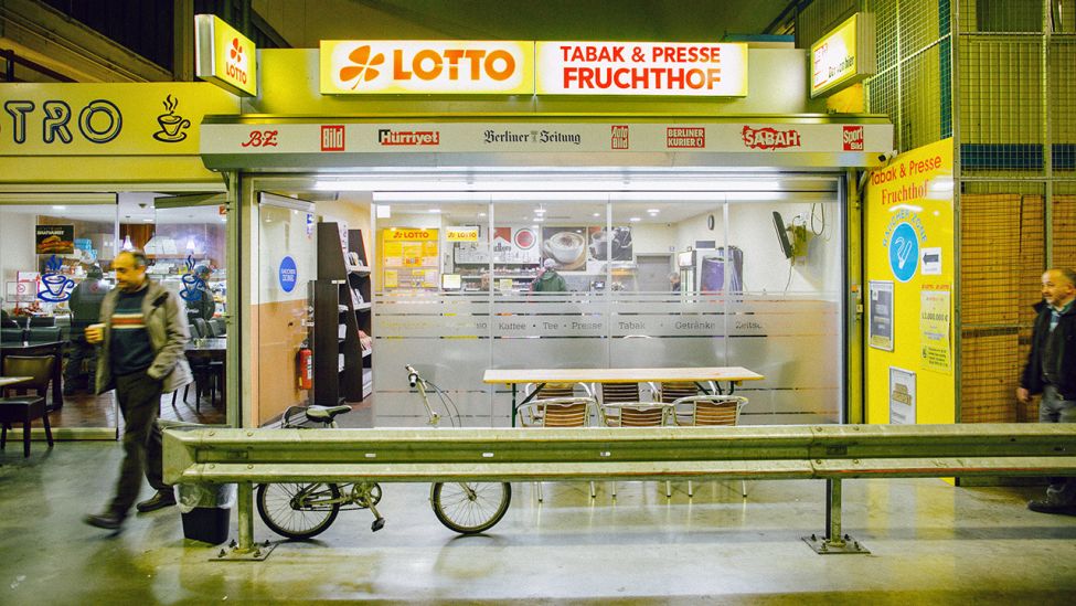 Ein Kiosk mit Lotto-Annahmestelle am frühen Morgen des 16.03.18 im Fruchthof des Berliner Großmarkts (Quelle: rbb|24 / Churikov).