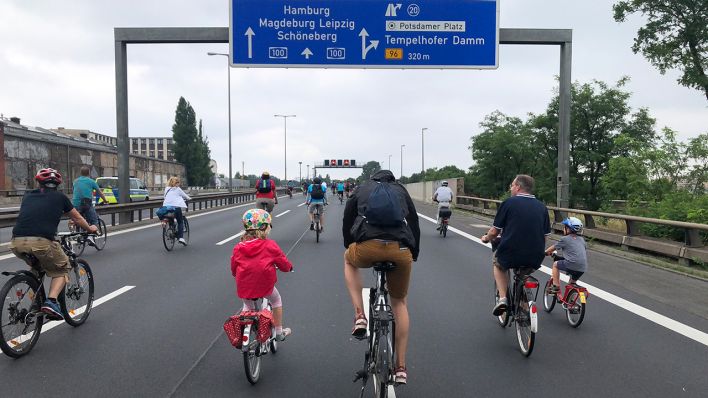 Radfahrer auf der Stadtautobahn am 03.06.2018 (Quelle: rbb|24/Schwiesau)