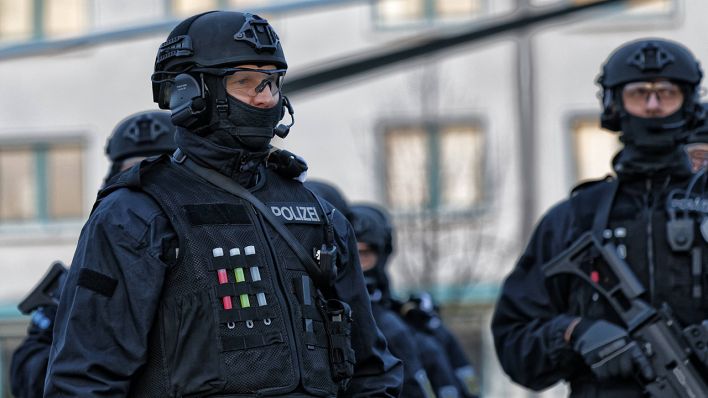 Symbolbild: Bundespolizisten der GSG 9 (Quelle: imago/Jürgen Heinrich)