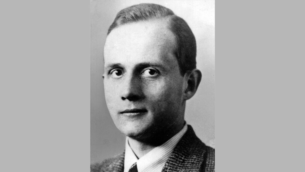 Archivbild: Ernst vom Rath wurde am 7. November 1938 von dem 17-jährigen polnischen Staatsbürger jüdischen Glaubens Herschel Grynszpan aus Protest gegen die Abschiebung seiner Eltern angeschossen. (Bild: dpa)