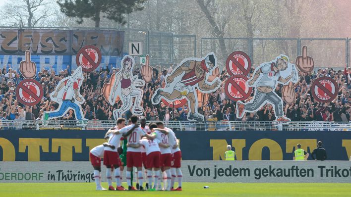FC Carl Zeiss Zena zeigen am 06.04.2019 Fan Choreografie gegen Cottbus. (Quelle: imago/Jan Huebner)