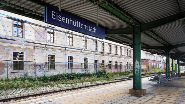 Der Bahnhof Eisenhüttenstadt (Quelle: imago/Jürgen Ritter)