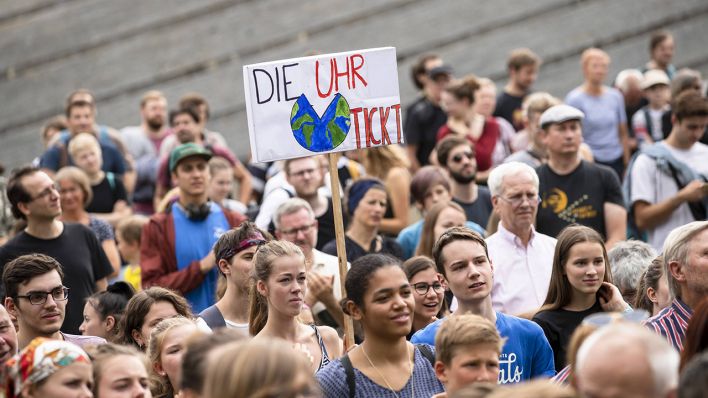Schüler demonstrieren am 19.07.2019 in Berlin bei der Fridays for Future-Demonstration (Bild: imago images/Emmanuele Contini)