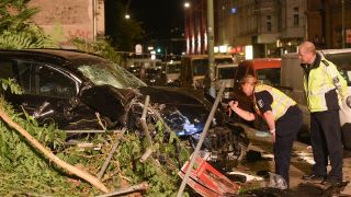 Schwer beschädigter Porsche nach tödlichem Unfall in Berlin