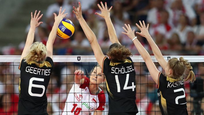 Die deutschen Volleyballerinnen im Spiel gegen Polen. Quelle: imago images/East News