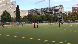 Mannschaften von Al-Dersimspor trainieren auf dem Lilli-Henoch-Sportplatz am Anhalter Bahnhof (Quelle: rbb)