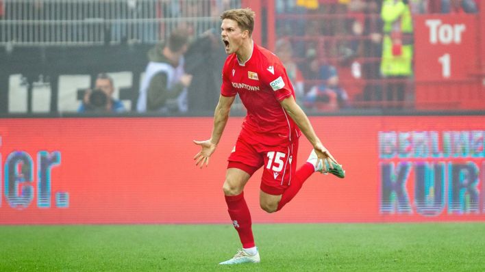Marius Bülter bejubelt sein Tor zum 1:0 gegen Freiburg (Quelle: imago images/Camera 4)