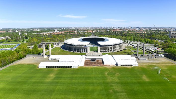 Das Maifeld und das Olympiastadion aus der Luft. Bild: imago/Schöning