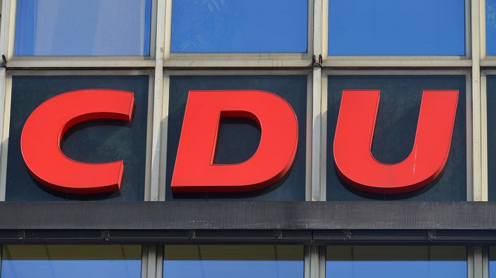 Fassade mit Logo der CDU