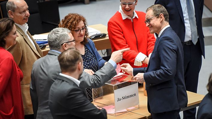 Mietendeckel Berliner Abgeordnetenhaus Hat Gesetz Beschlossen Rbb24