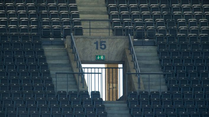 Eine leere Tribüne im Berliner Olympiastadion. Quelle: imago images/Camera 4