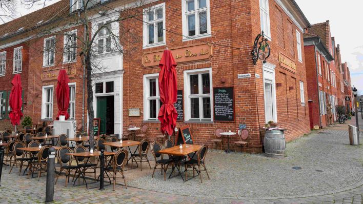 Symbolbild: Ein geschlossenes Geschäft im holländischen Viertel in Potsdam. (Quelle: imago images)