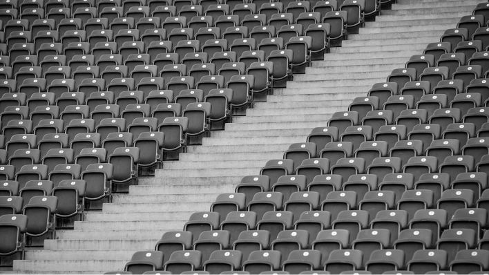 Leere Zuschauerränge im Berliner Olympiastadion(Quelle: imago images/Eibner)