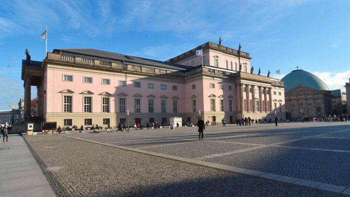 Die Berliner Staatsoper von außen (Quelle: Imago Images)