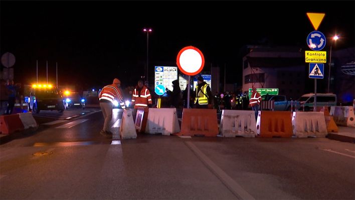Die Grenze zu Polen wird mit Straßenbarrieren geschlossen