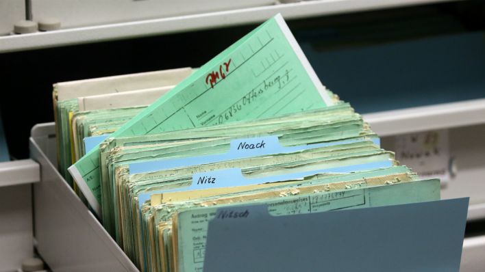 Karteikarten des Stasi-Unterlagen-Archivs sind in der ehemaligen Stasi-Zentrale-Campus für Demokratie zu sehen