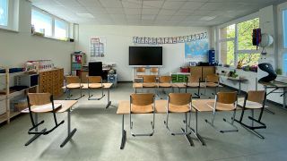 Eine leere Schulklasse in der Christian-Morgenstern-Grundschule (Bild: rbb)
