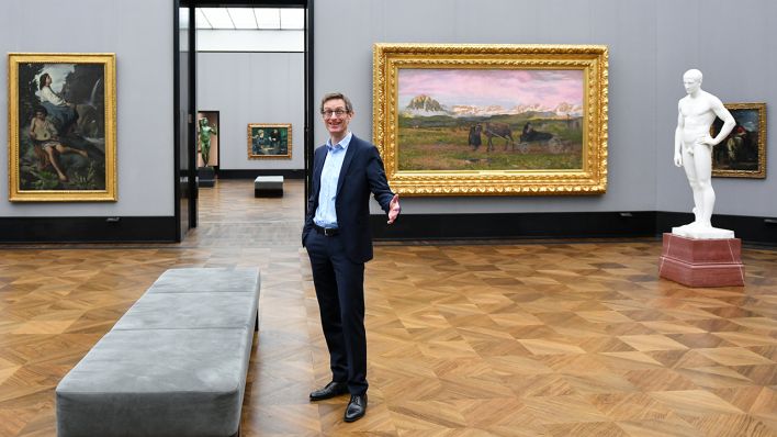 Ralph Gleis, Leiter der Alten Nationalgalerie, steht am 07.05.2020 in der noch geschlossenen Alten Nationalgalerie, die am 11.05.2020 mit Altem Museum, Pergamon-Panorama und Gemäldegalerie wieder öffnet. (Quelle: dpa/Jens Kalaene)