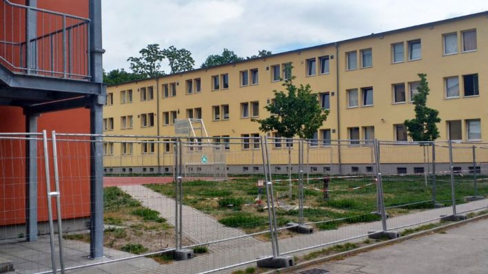 Ein Wohnblock der Flüchtlingsunterkunft Stolpe-Süd in Hennigsdorf. (Quelle: rbb/Oliver Soos)