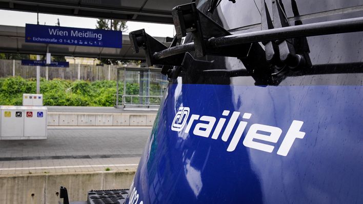Railjet-Zug in Wien (Quelle: dpa/Salek)