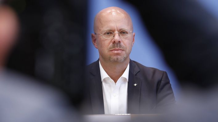 Andreas Kalbitz, Spitzenkandidat AfD in Brandenburg, am 02.09.2019. (Quelle: imago images/M. Popow)