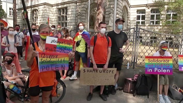 Demonstration vor der polnischen Botschaft (Quelle: rbb)