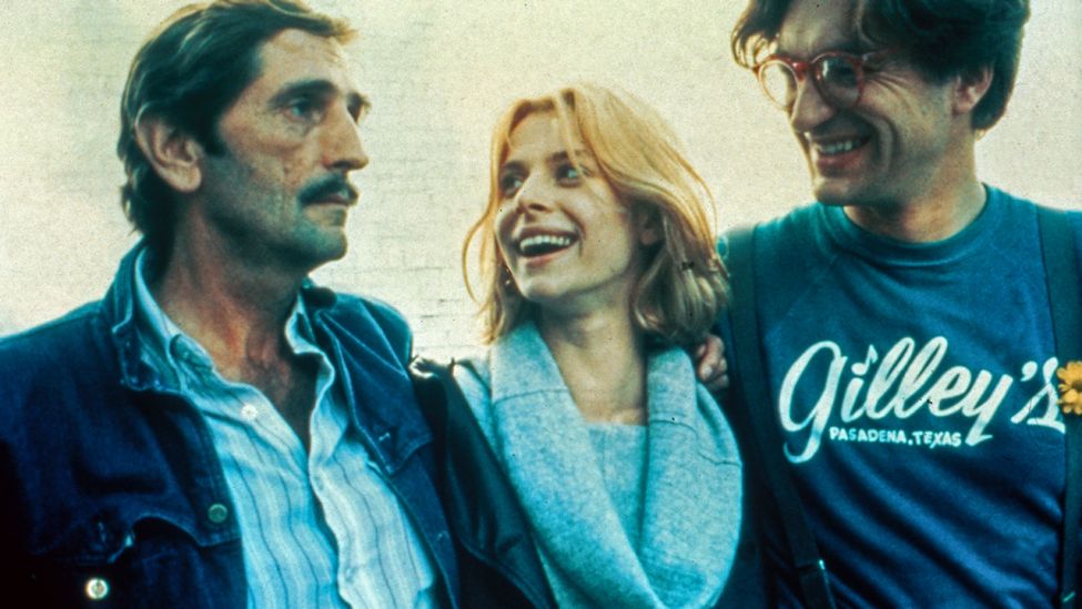 Dreharbeiten zum Spielfilm "Paris, Texas" von 1984 mit Dean Stanton (links), Nastassja Kinski und Regisseur Wim Wenders (rechts) (Bild: dpa/TBM)