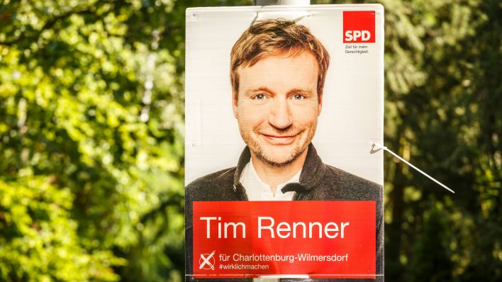 Wahlplakat von Renner 2017 in Charlottenburg (Quelle: imago images/Zeitz)