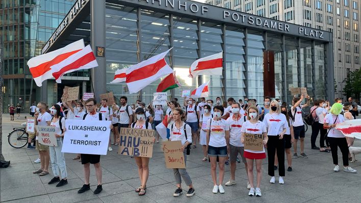 Belarus-Demonstration am 11.08.2020 am Potsdamer Platz. (Quelle: rbb/Raphael Jung)