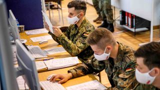 Bundeswehrsoldaten im Gesundheitsamt Mitte (Bild: dpa/Carsten Knoll)