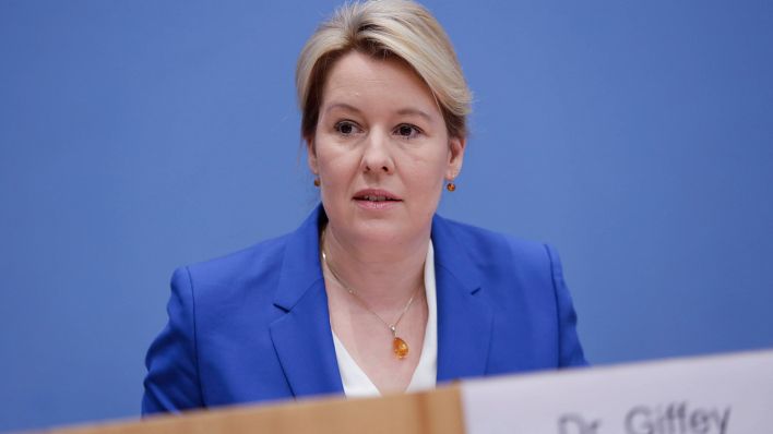 Bundesfamilienministerin Franziska Giffey (Quelle: imago images/Zensen)