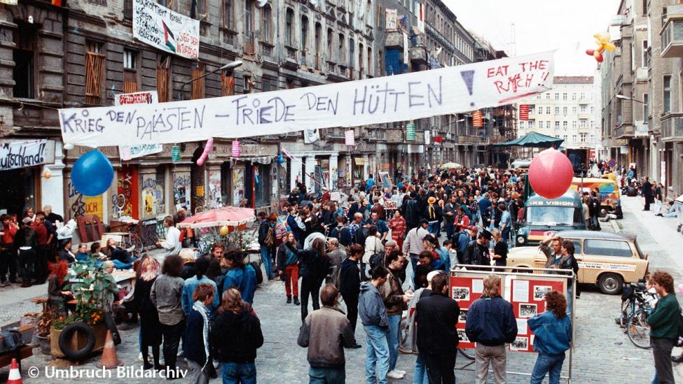 Straßenfest in der Mainzer Straße (Quelle: Umbruch-Bildarchiv)