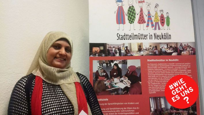 Manal Iraki arbeitet als Stadtteilmutter im Neuköllner Schillerkiez und berät arabische Familien (Bild: rbb/Ursula Voßhenrich)