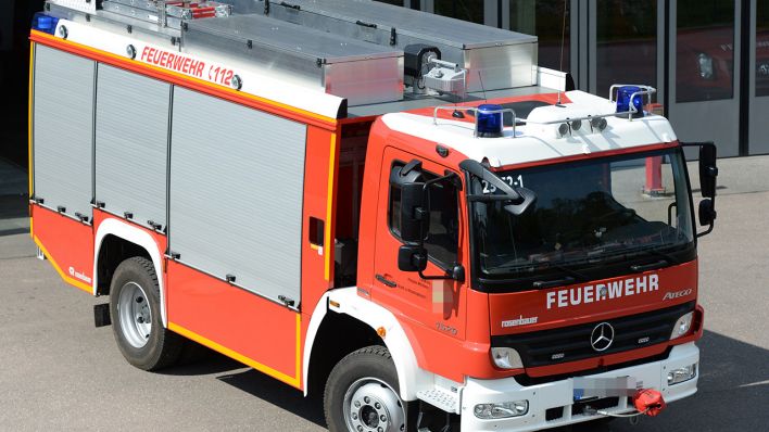 Symbolbild: Ein Einsatzwagen der Brandenburger Feuerwehr. (Quelle: dpa/R. Hirschberger)